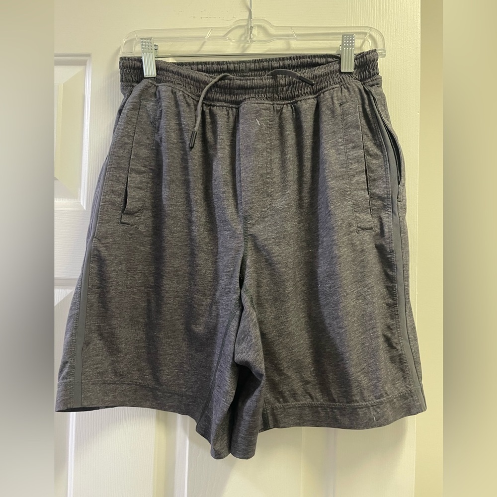Lululemon Men's shorts size M